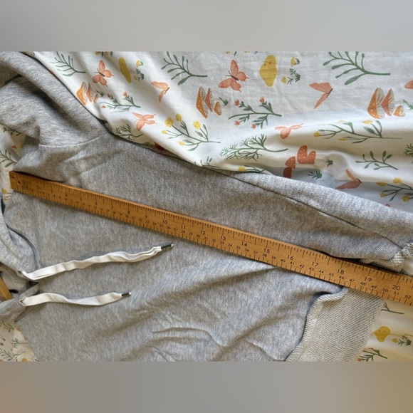 Aerie cropped grey hoodie raw hem arm logo size small oversized - Picture 7 of 9